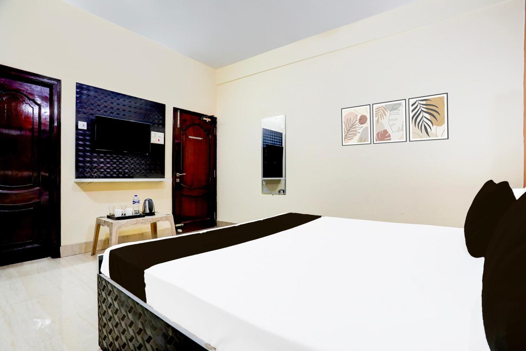 Hotel O R B Palace 바라나시 외부 사진