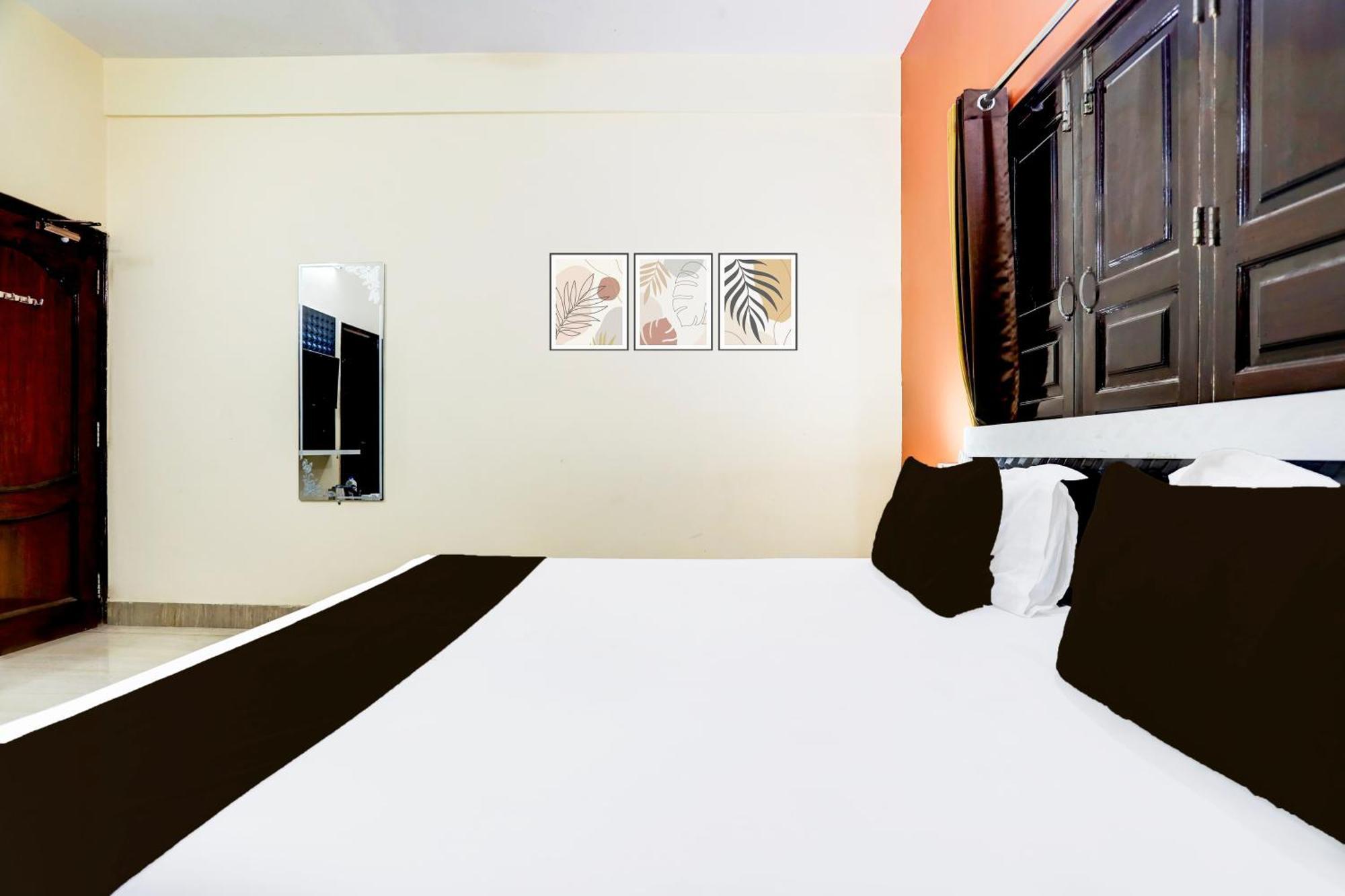 Hotel O R B Palace 바라나시 외부 사진